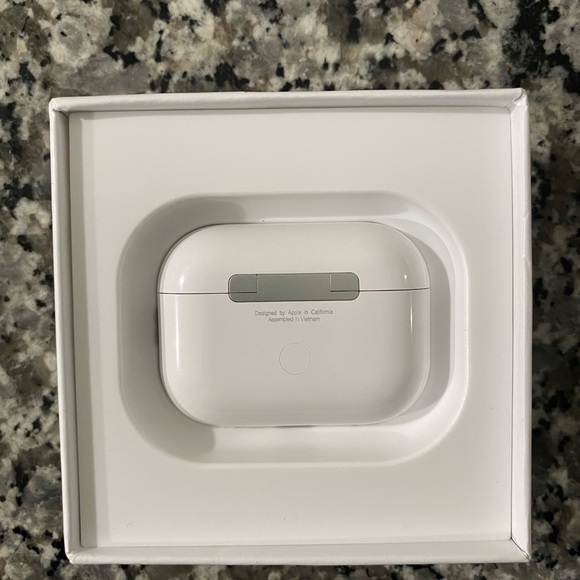 Apple AirPods Pro 2nd Generation with MagSafe Wireless Charging Case (USB‑C)... - Picture 4 of 7